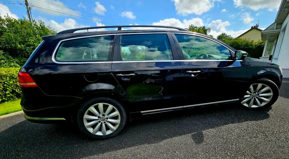 VW Passat Estate - Image 2