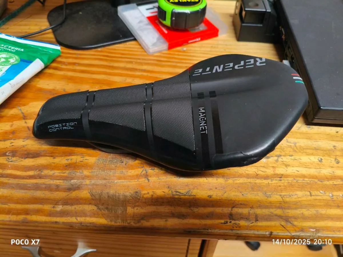Repente magnet carbon TT saddle - Image 3