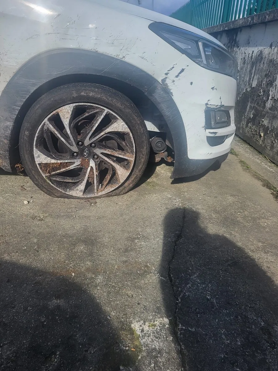 192 Hyundai tuson AWD (6 month old engine) - Image 4