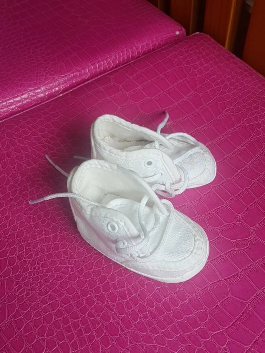 quality new Size 11 baby white soft shoes 3/6 mont - Image 3