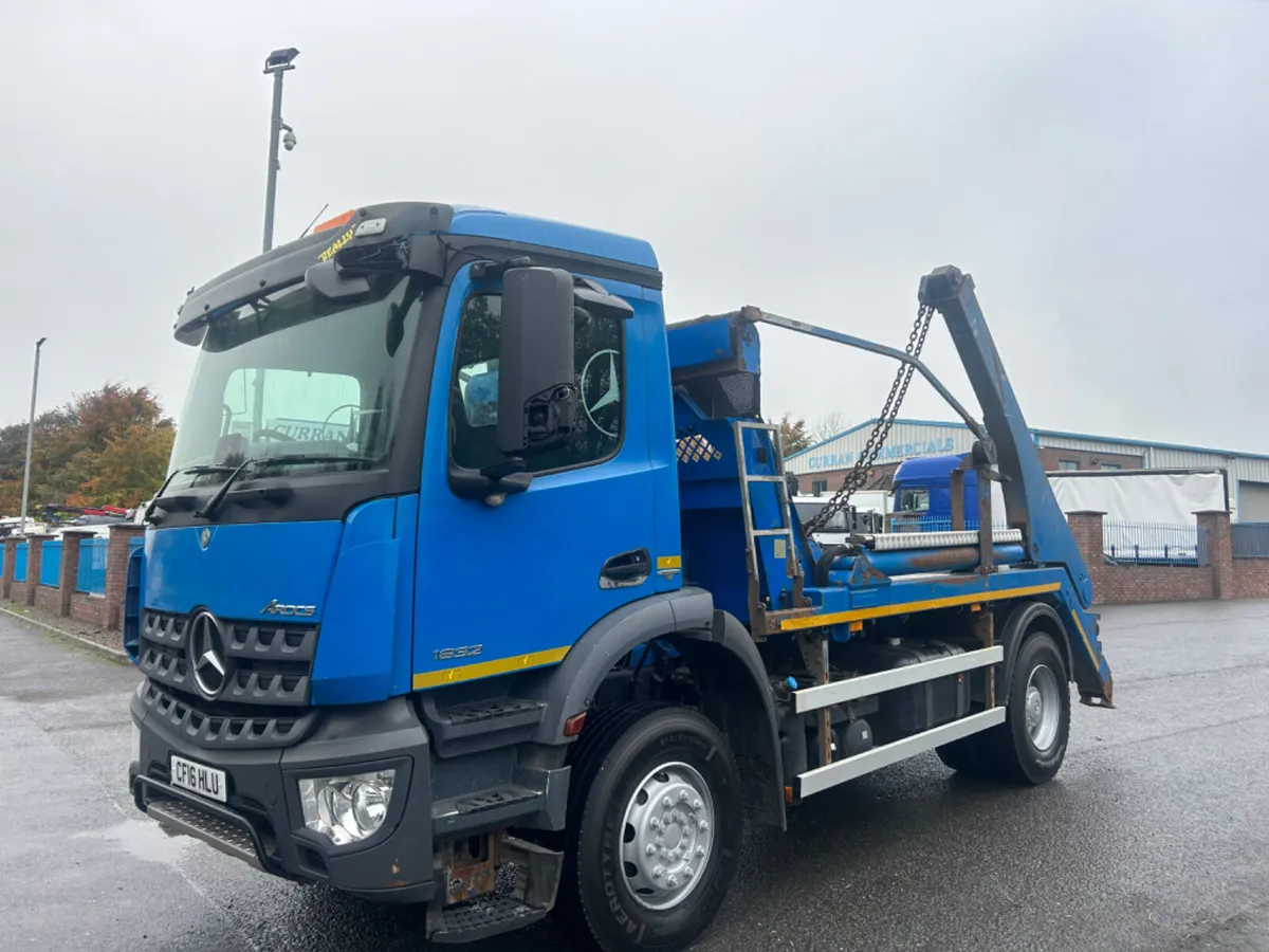2016 Mercedes axor 1832 skip loader - Image 1