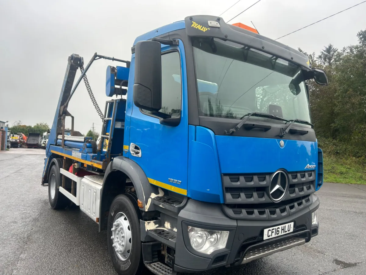 2016 Mercedes axor 1832 skip loader - Image 3