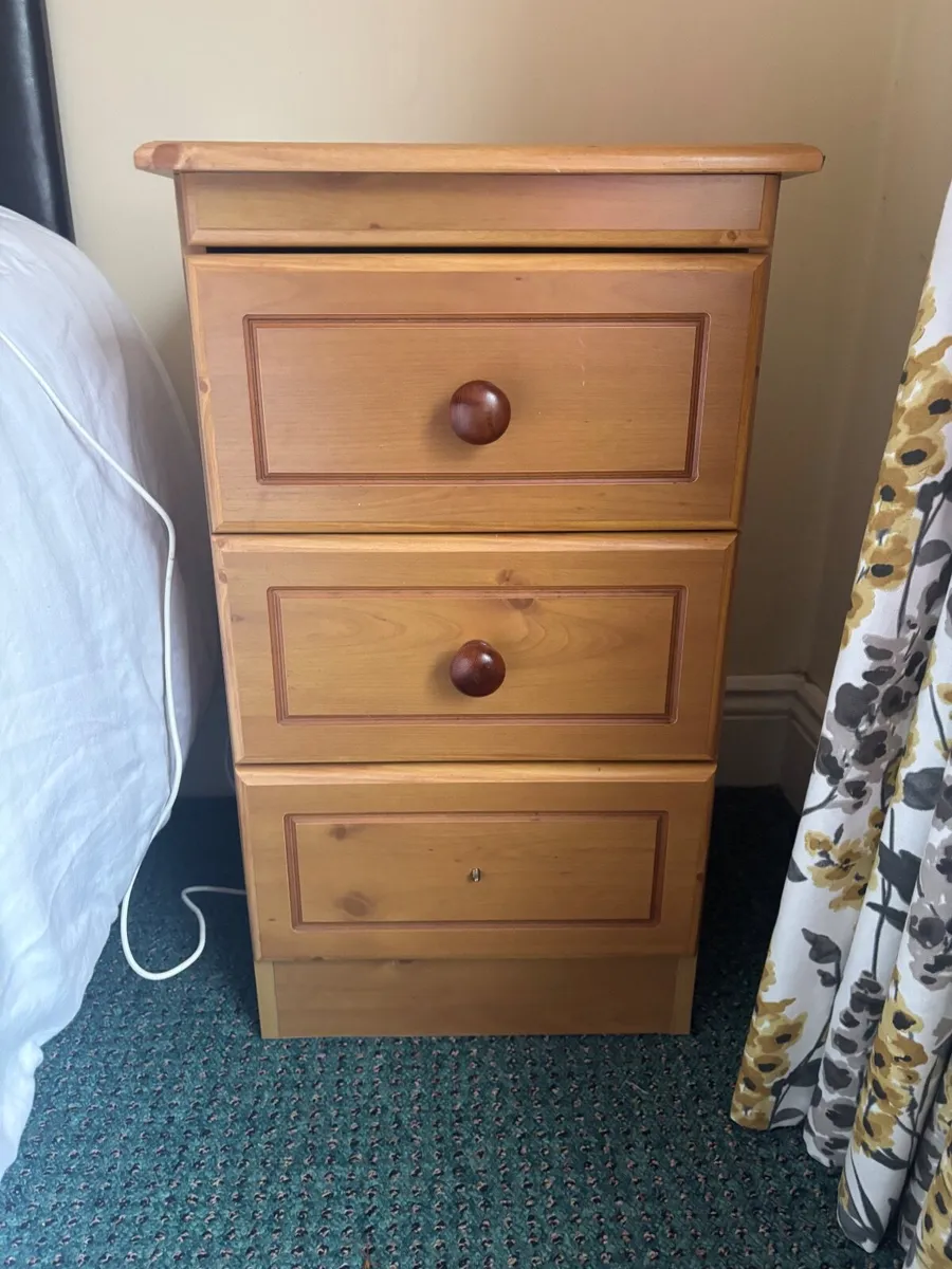 Bedroom furniture - Image 3