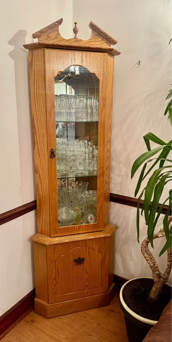Corner Display cabinet - Image 1