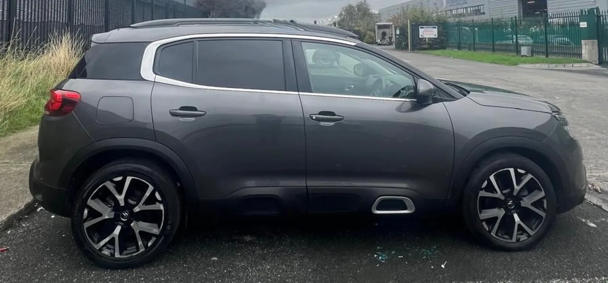202D C5 Aircross 33k Klms Leather Seats - Image 3