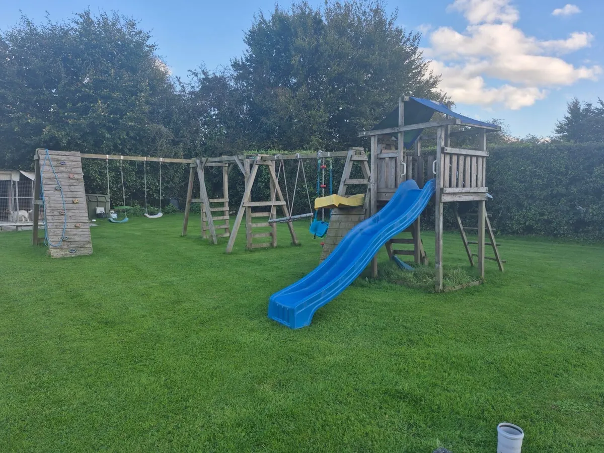 Play centre - Image 1