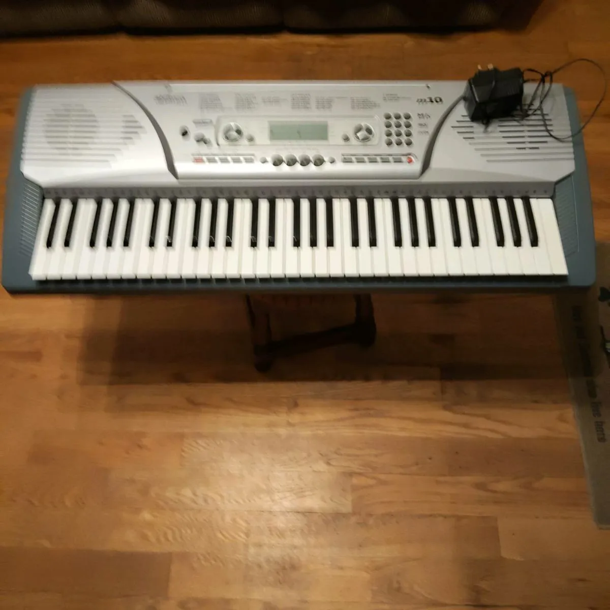 ELECTRONIC KEYBOARD - Image 1