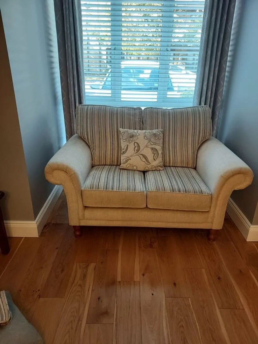 2 two seaters & 1 seater - Image 1