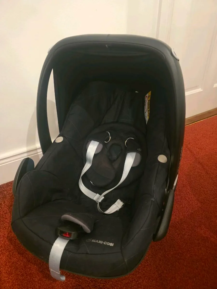 Maxi-cosi baby car seatMaxi-cosi baby car seat