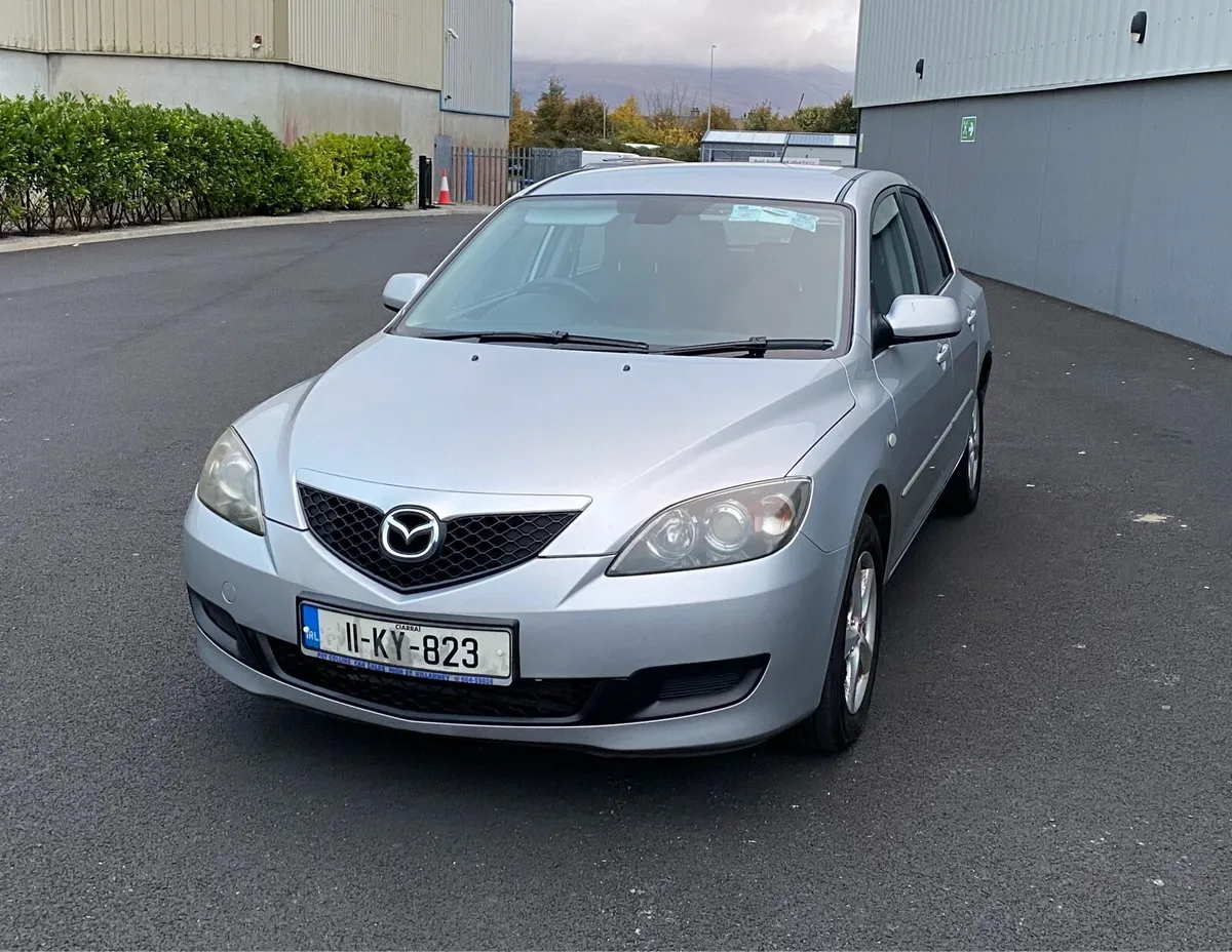 11 Mazda 3. ( 1.3 Petrol) €2150 Or Nearest Offer. - Image 2