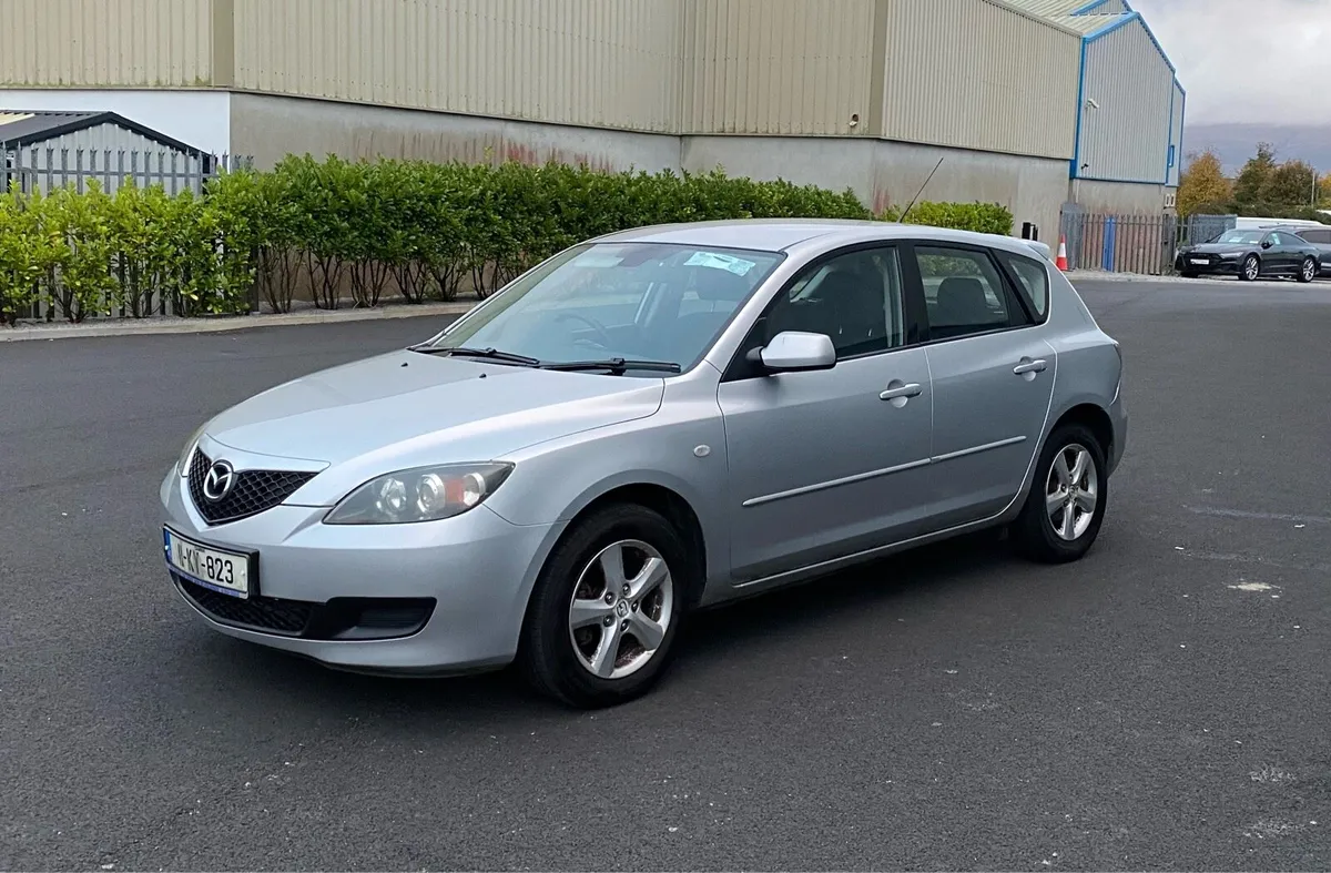 11 Mazda 3. ( 1.3 Petrol) €2150 Or Nearest Offer. - Image 3