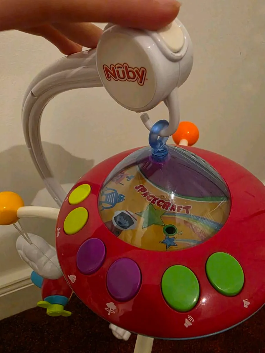 Nuby musical cot mobile space craft - Image 2