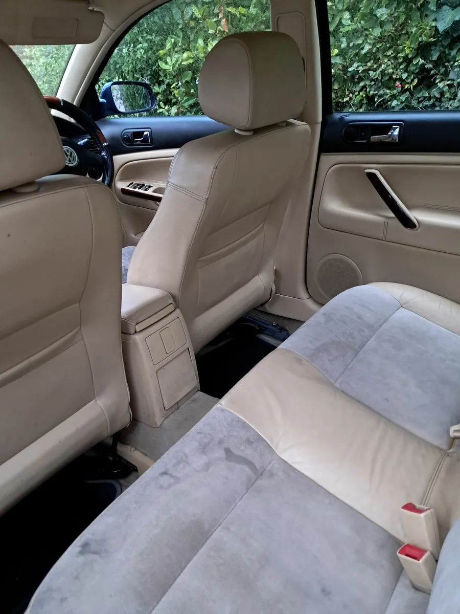 Volkswagen Passat 2003 - Image 4
