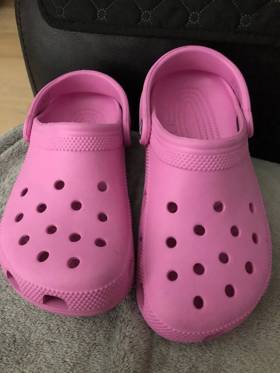 Ladies crocs like new size 4 €20 - Image 1