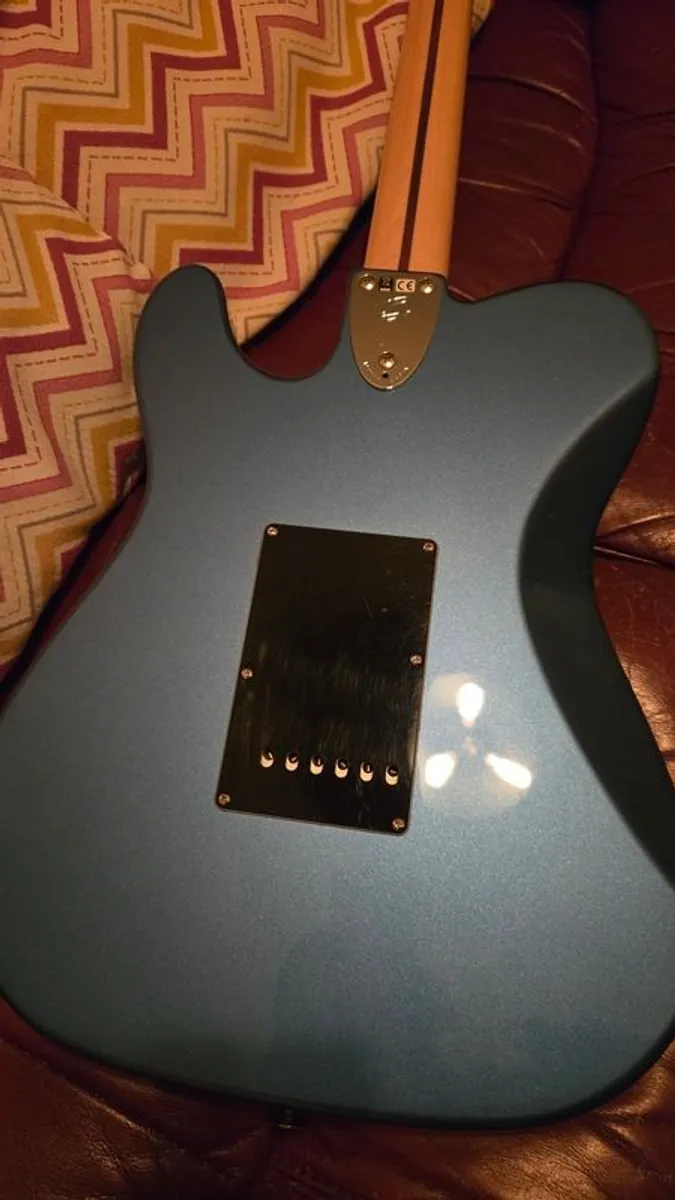 Fender MIJ 70s Telecaster Deluxe with 6 Point Strat Trem - Image 4