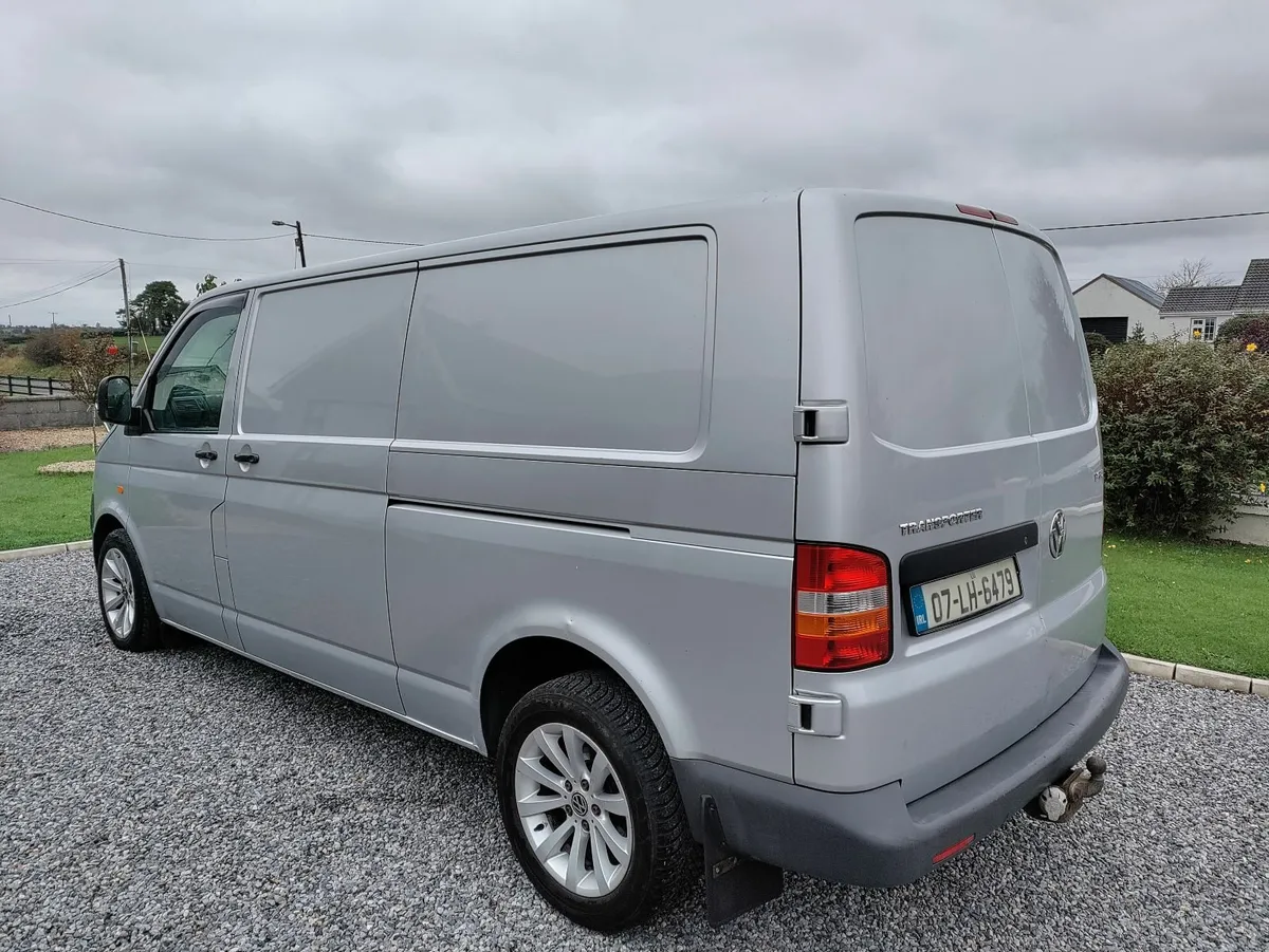 Volkswagen Transporter 2007 - Image 2