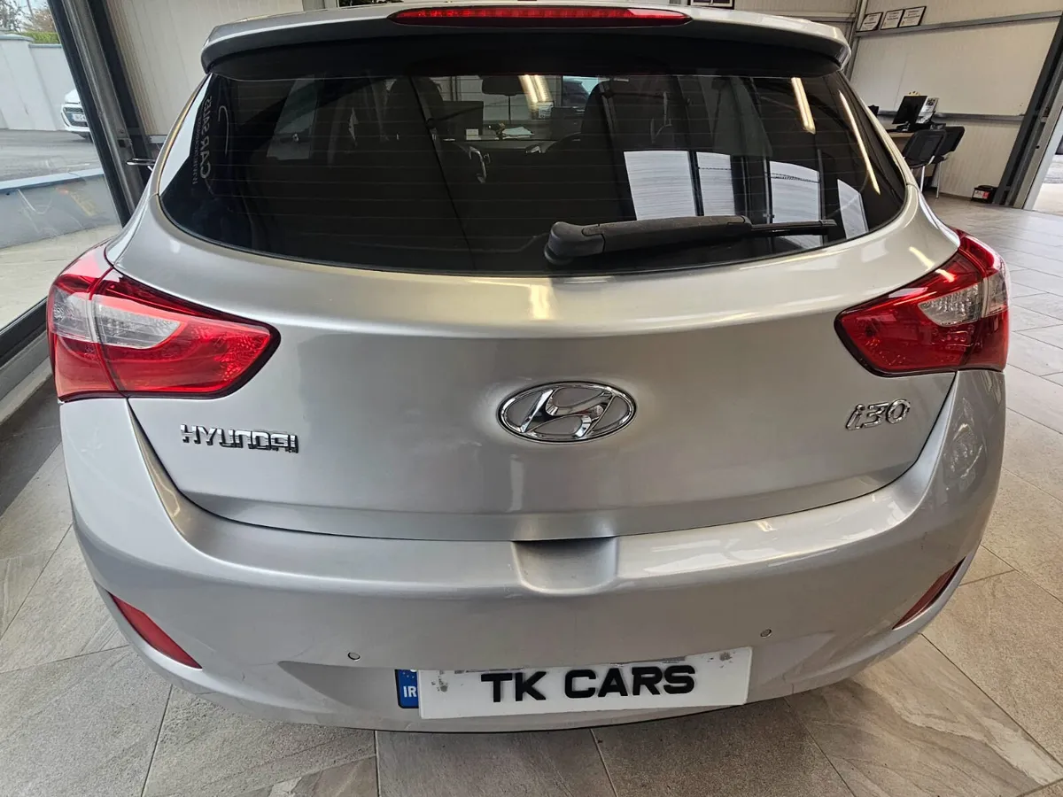 151 HYUNDAI i30 DELUXE DIESEL - Image 3