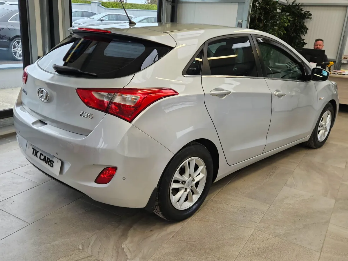 151 HYUNDAI i30 DELUXE DIESEL - Image 2