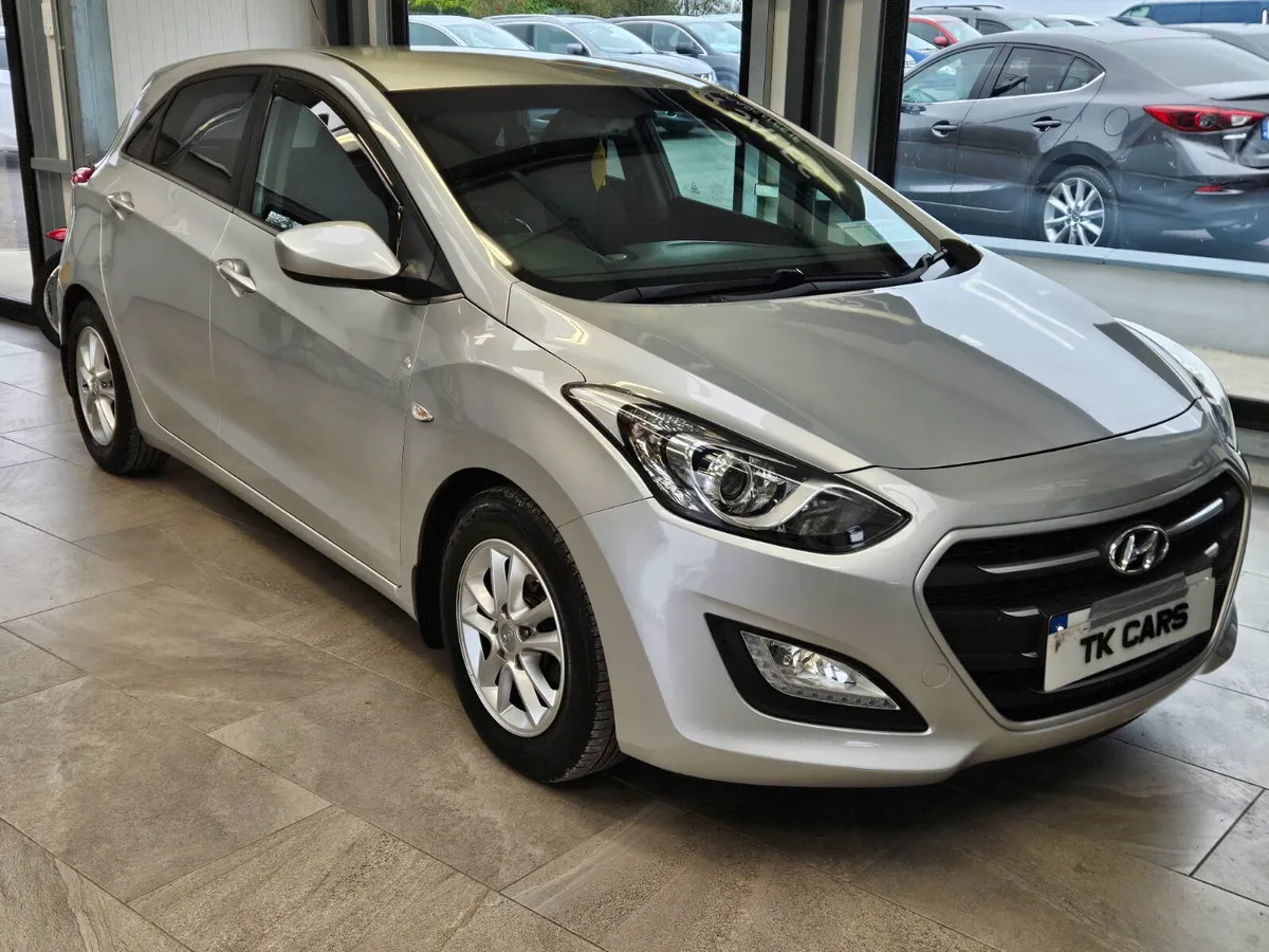 151 HYUNDAI i30 DELUXE DIESEL - Image 1