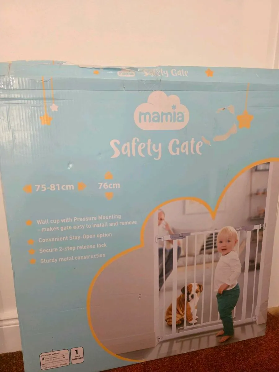 Baby safety gate
