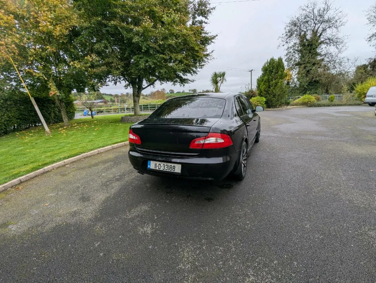 Skoda Superb Executive - Image 2