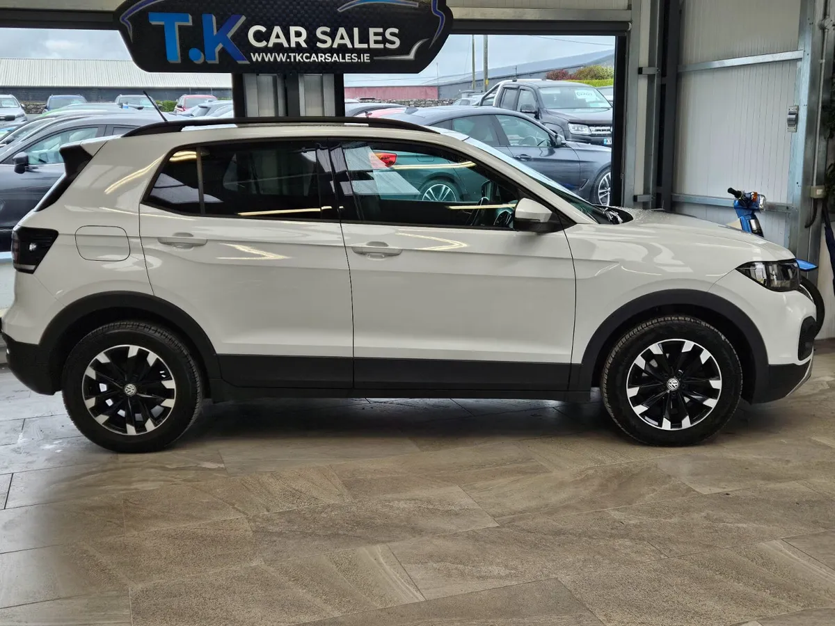 19 VOLKSWAGEN T-CROSS PETROL LIFE EDITION - Image 4