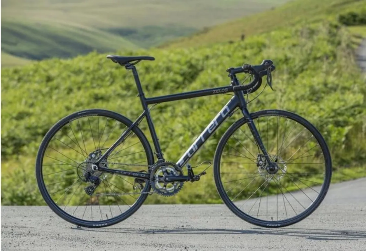 Carrera Zelos Disc Road bike - Size 56cm/Large - Image 1