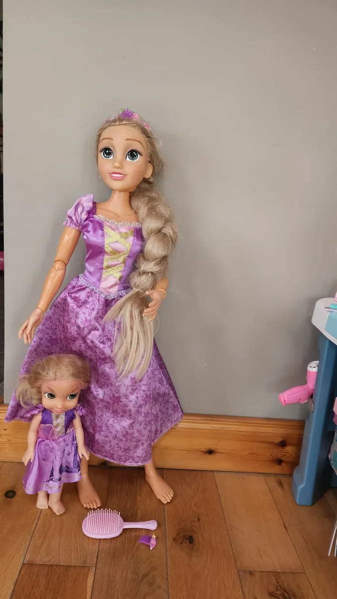 Rapunzel doll 80cm and a smaller one - Image 1