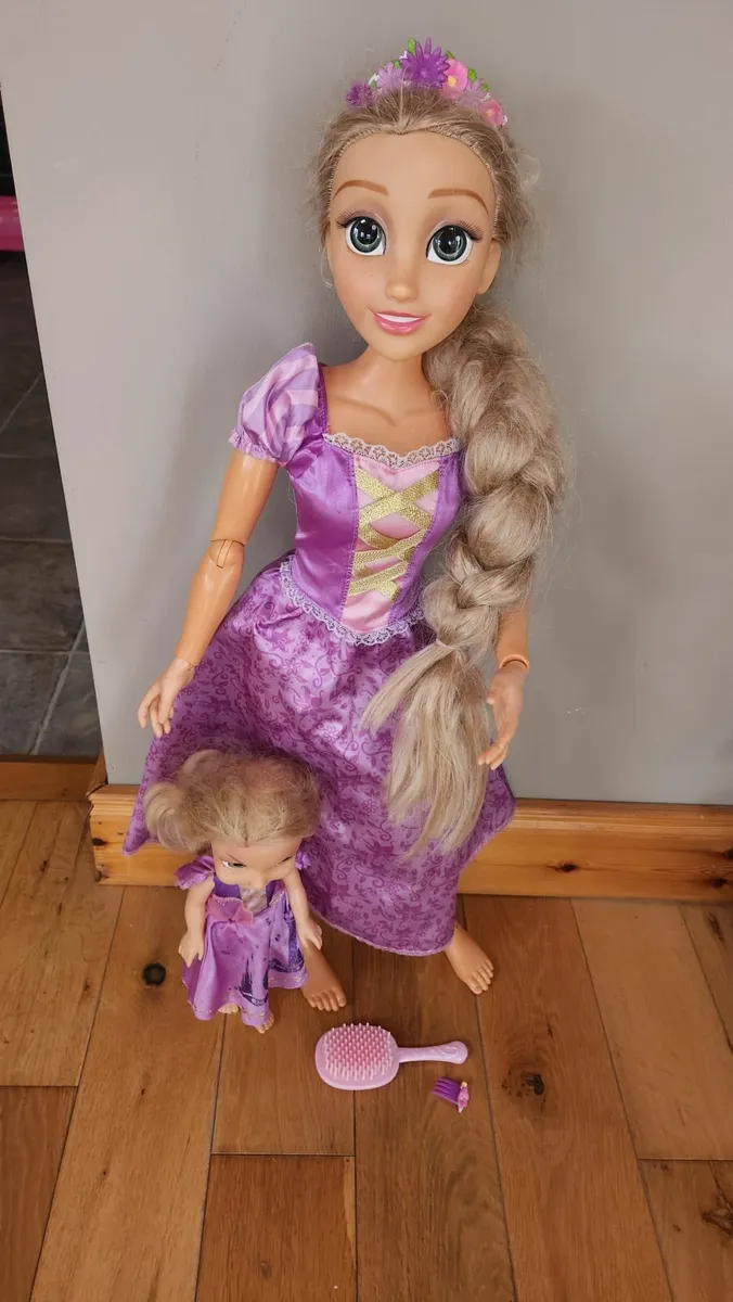 Rapunzel doll 80cm and a smaller one - Image 2