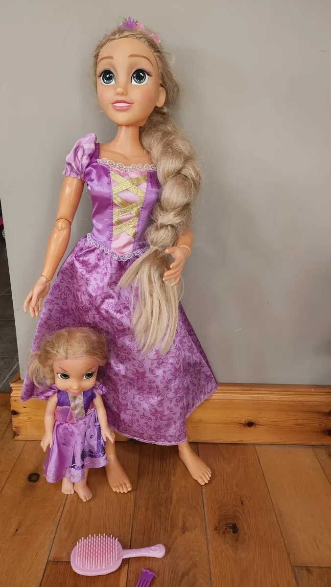 Rapunzel doll 80cm and a smaller one - Image 3