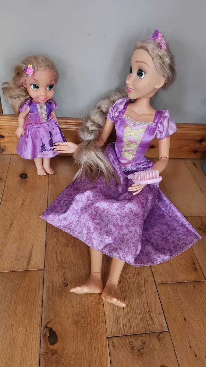 Rapunzel doll 80cm and a smaller one - Image 4