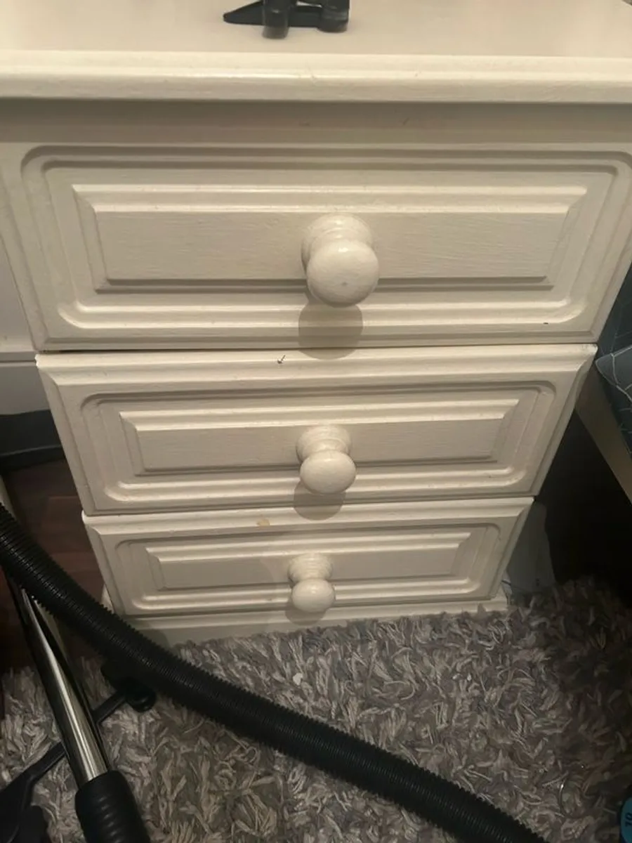 solid pine dresser and matching lockers - Image 4
