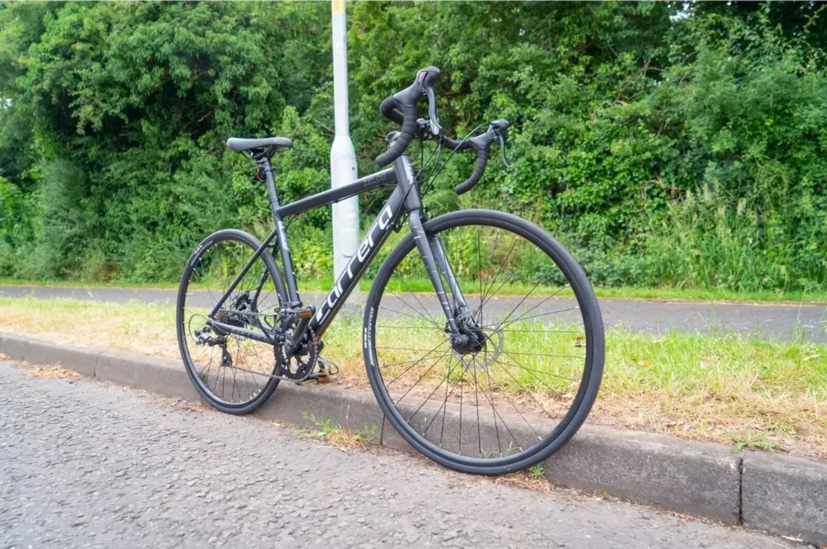 Carrera Zelos Disc Road bike - Size 56cm/Large - Image 3