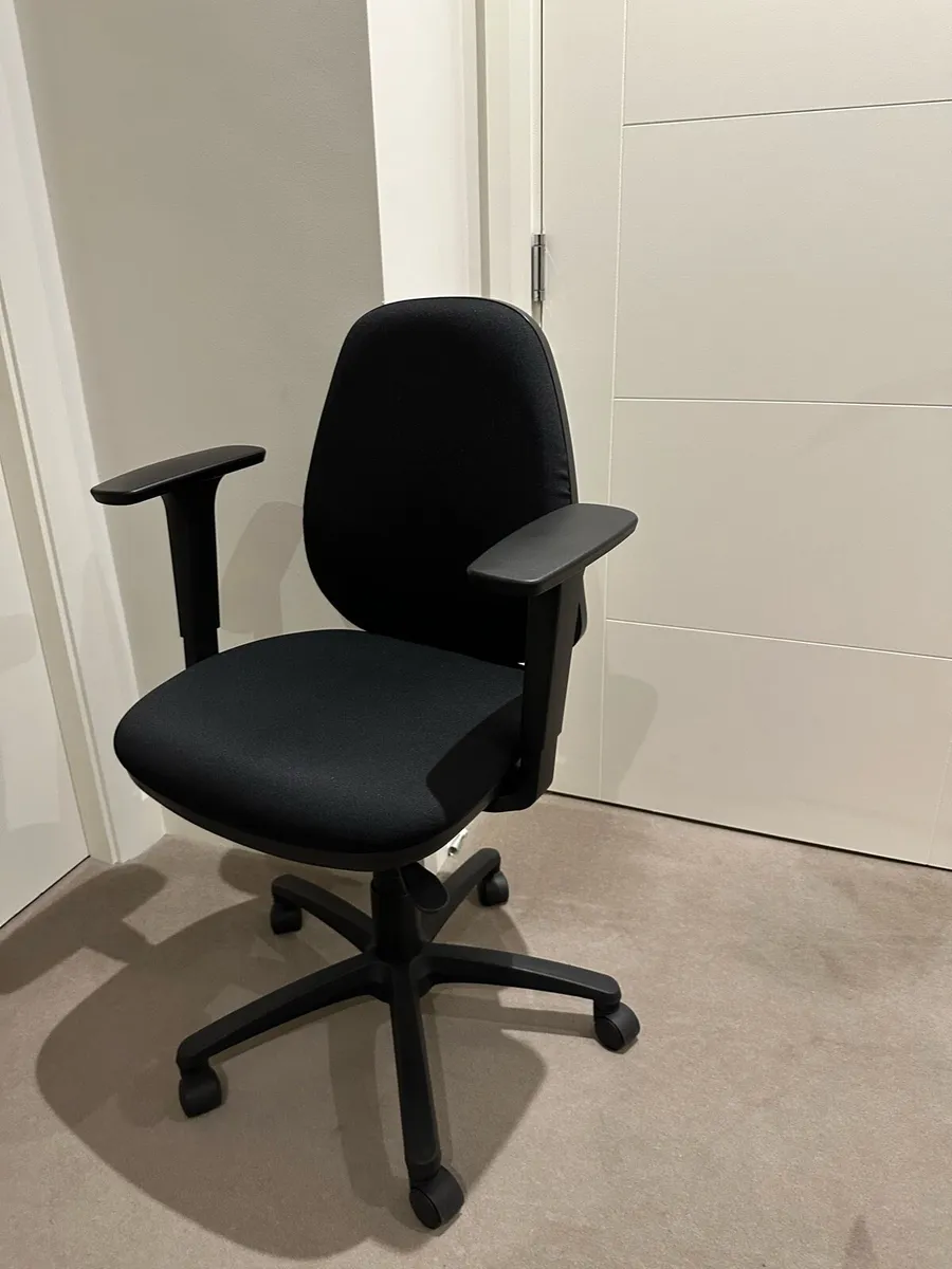 Office Chair - Image 1