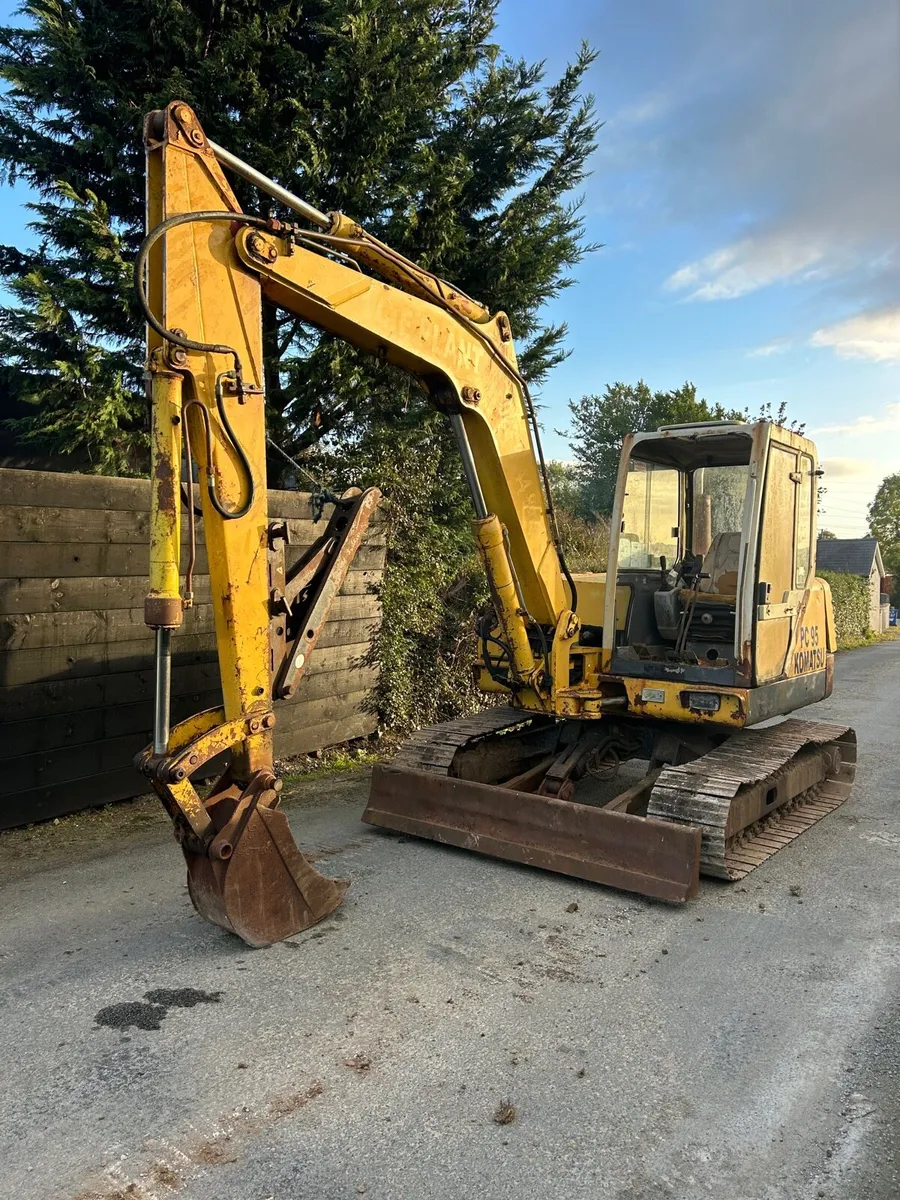 Pc95 KOMATSU digger for sale - Image 1