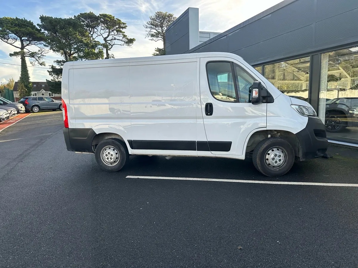 222D Citroen Relay (Like new) WARRANTY 9/27 - Image 3