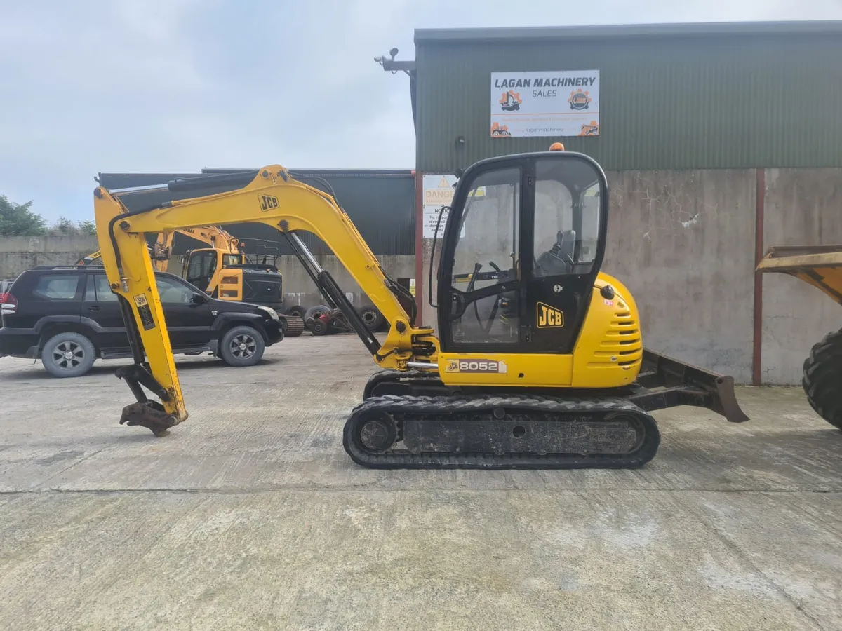 5 Ton digger - Image 1