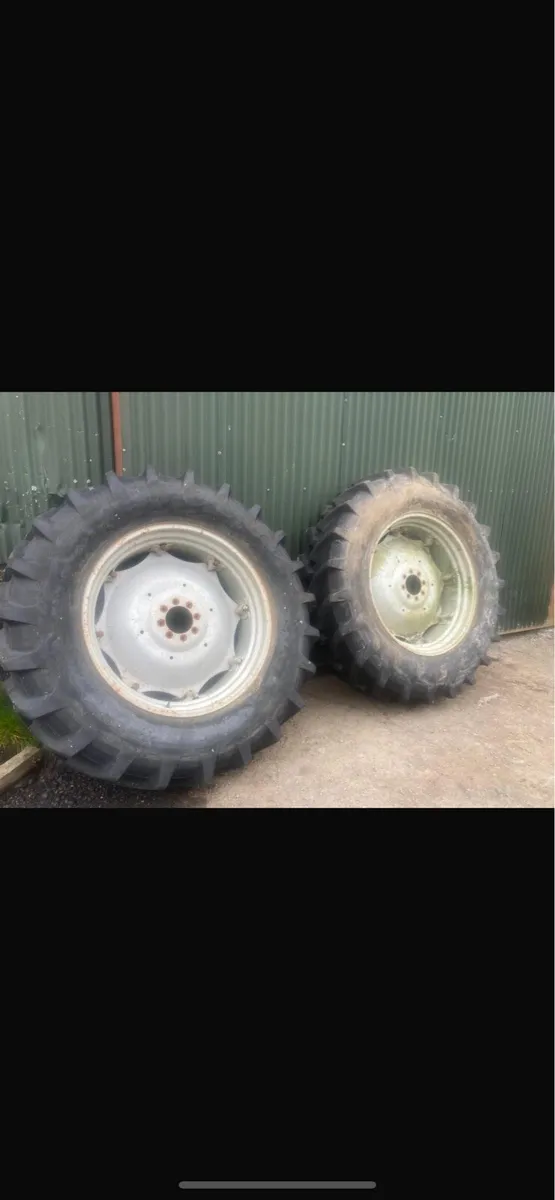 Tractor tyres - Image 1