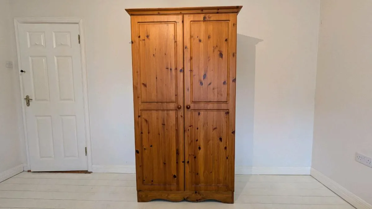 Wardrobes and bedside lockers - Image 4