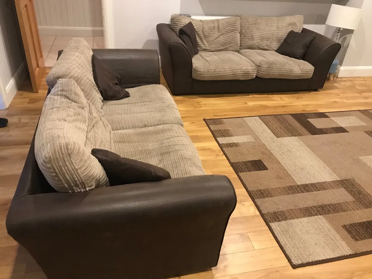 2 sofas - Image 1