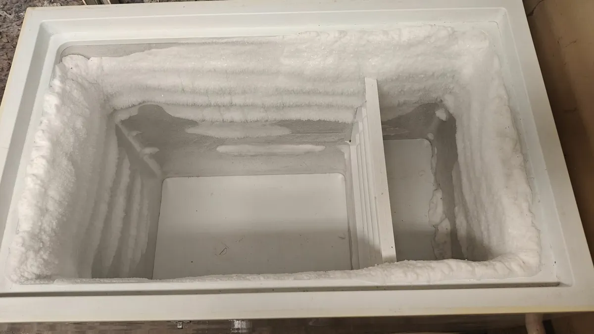 Large Belling chest freezer - Image 3