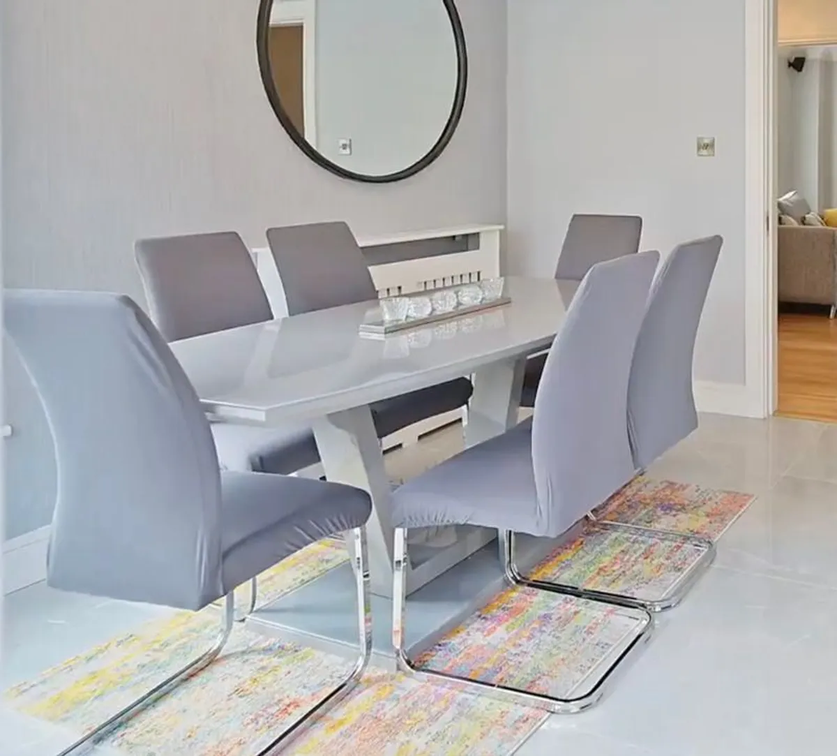 Glass-topped dining table with 6 chairs - Image 1