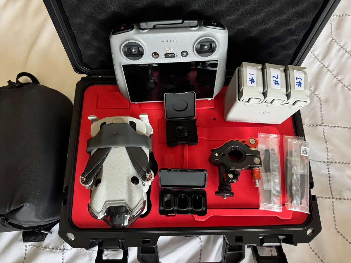 DJI Mini 4 pro (fly more combo) plus extras - Image 1