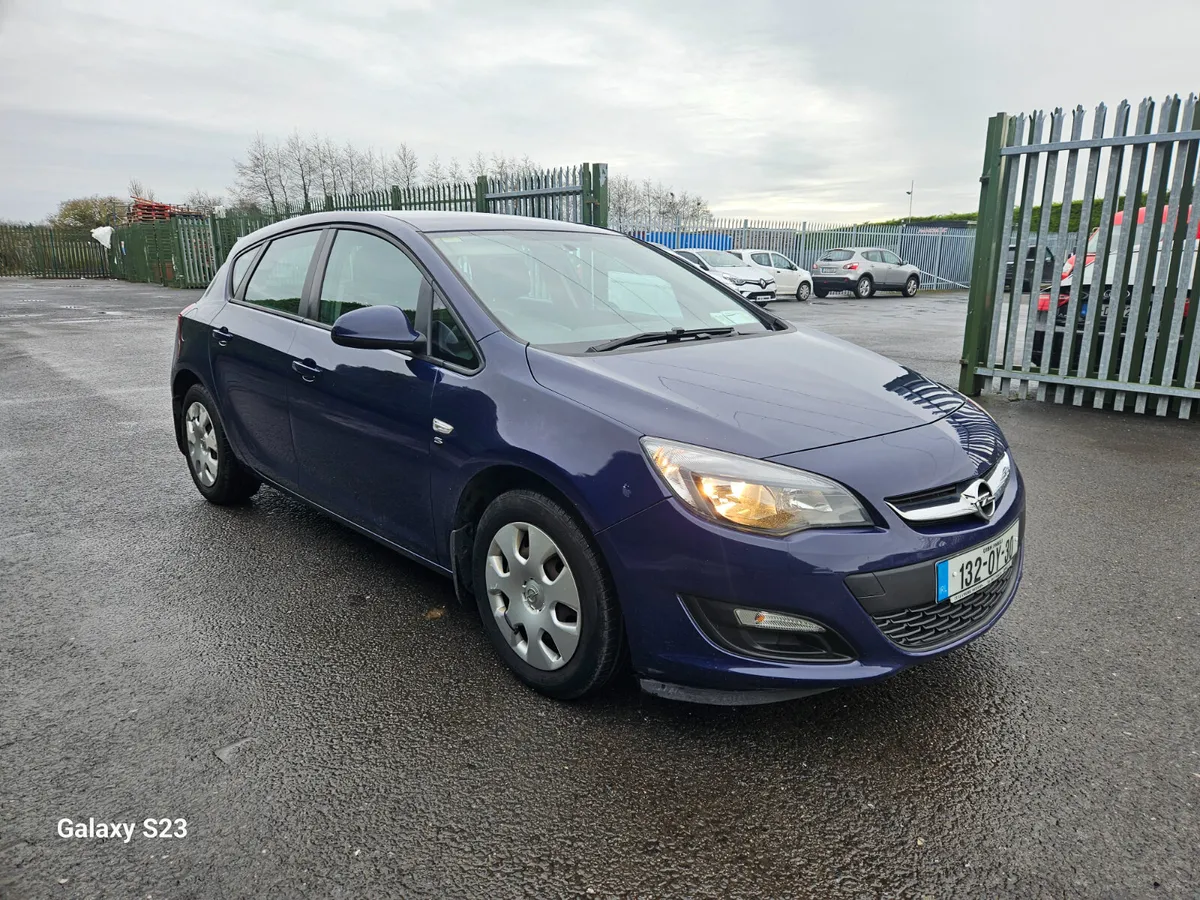 Opel Astra 2013 1.4i SC - Image 1