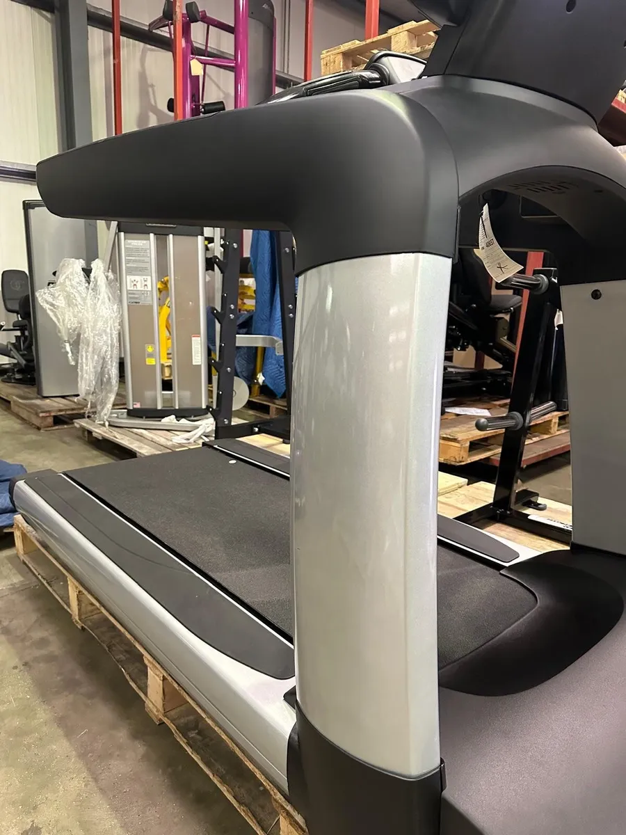Lifefitness Discover Treadmill Fully Refurbed SE3 - Image 4