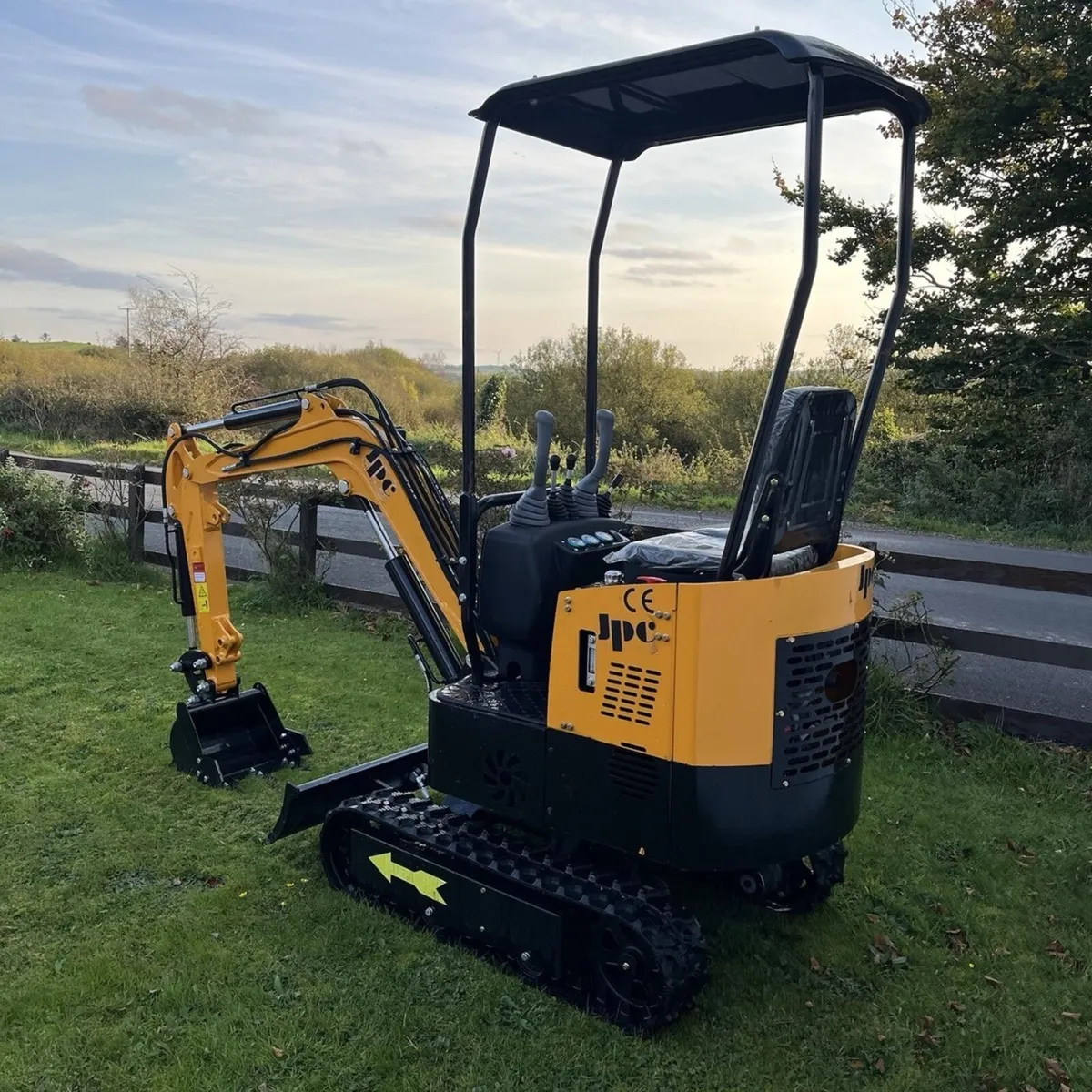 Mini digger - Image 4