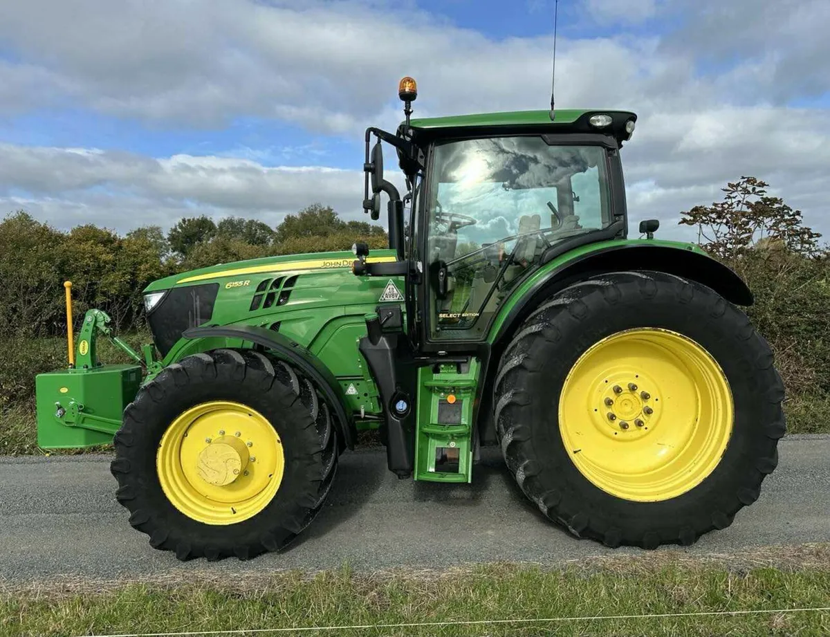 191 JOHN DEERE 6155R **50km/hr AutoQuad** - Image 2