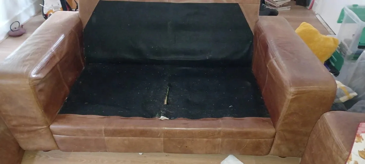 Couches - Image 4