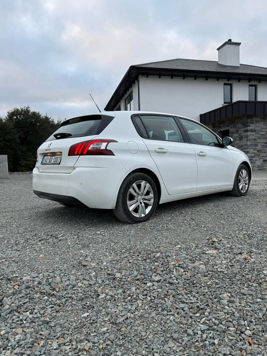 Peugeot 308 - Image 2