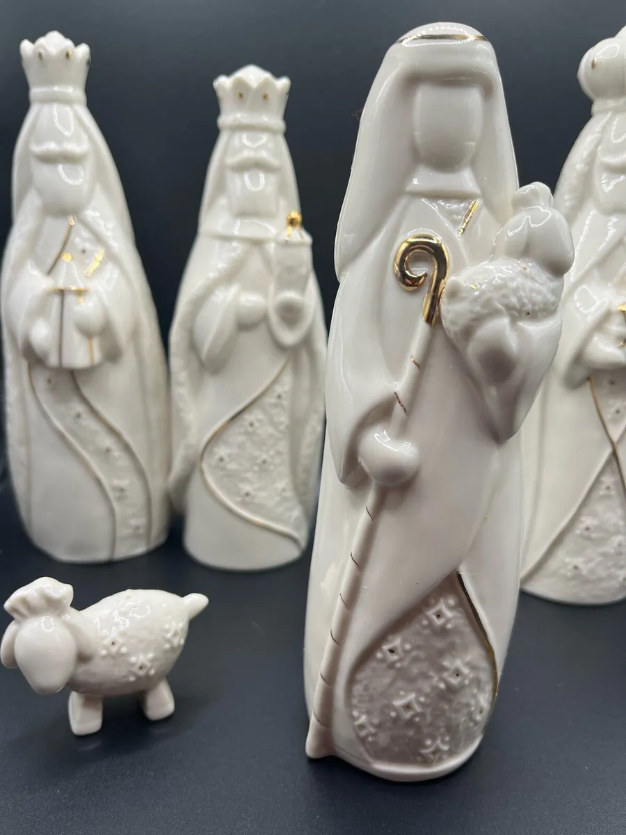 Belleek Nativity - Image 3